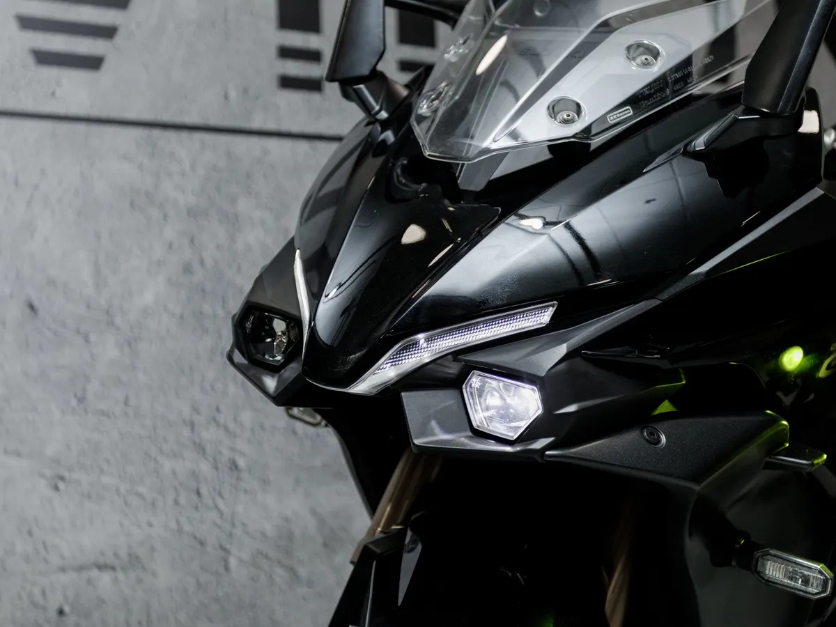 Suzuki GSX-S1000 999 см³ (152 л.с.) (150) 999 Черный в АВИЛОН. Слайд №9
