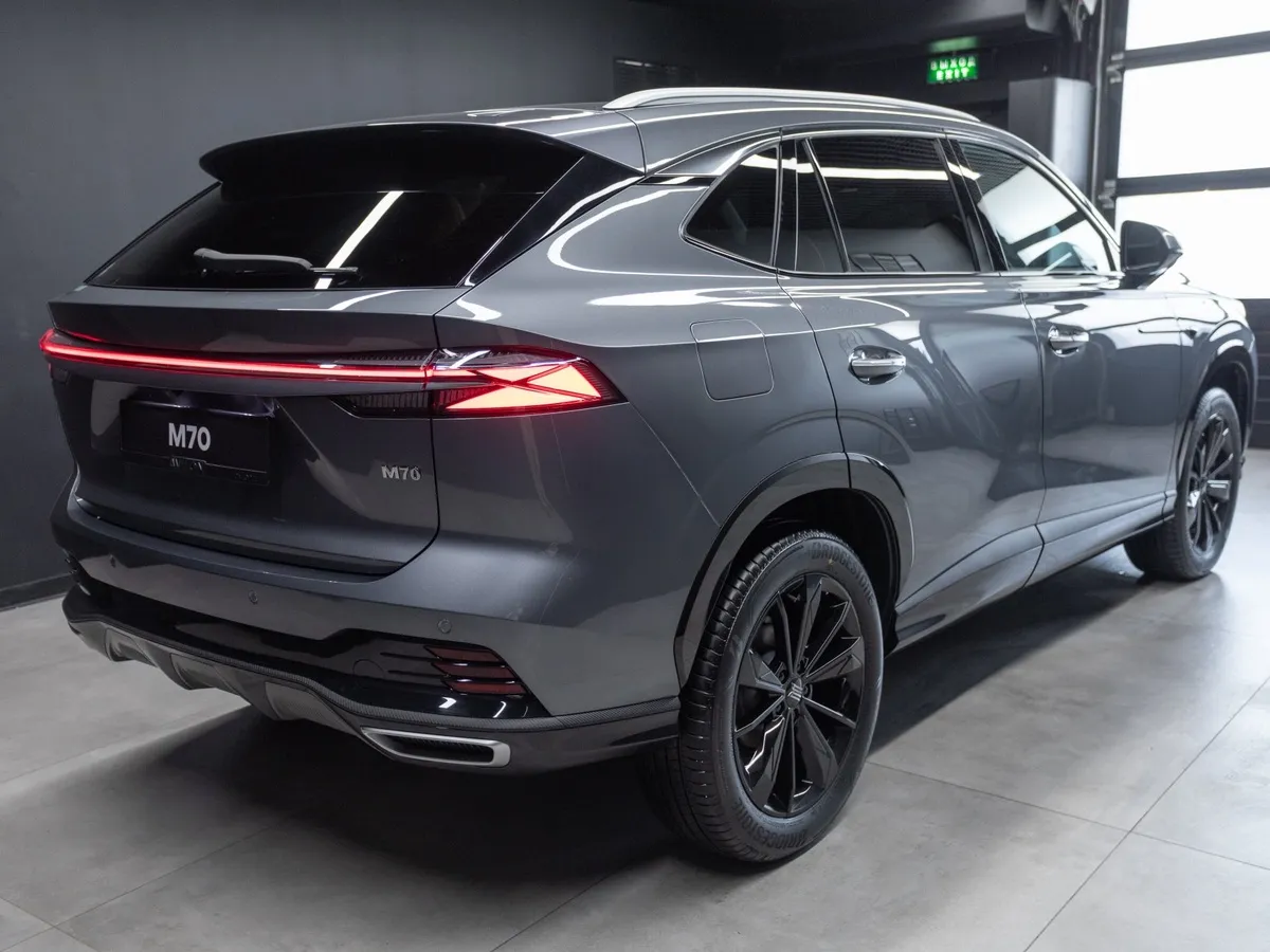Москвич М70 1.5 DCT FWD (150 л.с.) Драйв Серый в АВИЛОН. Слайд №6