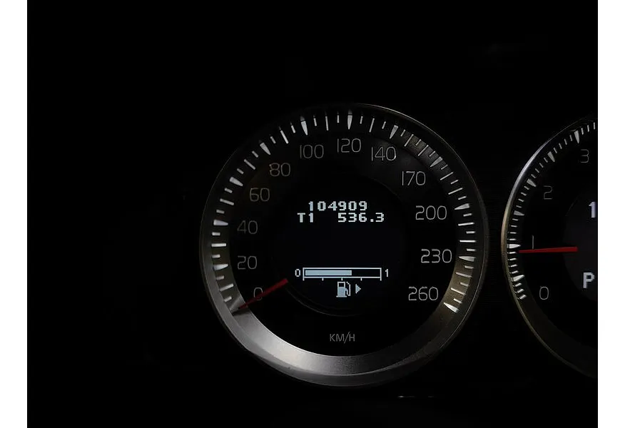 Volvo XC60 2.0 T AT (203 л.с.) Золотой в АВИЛОН. Слайд №17