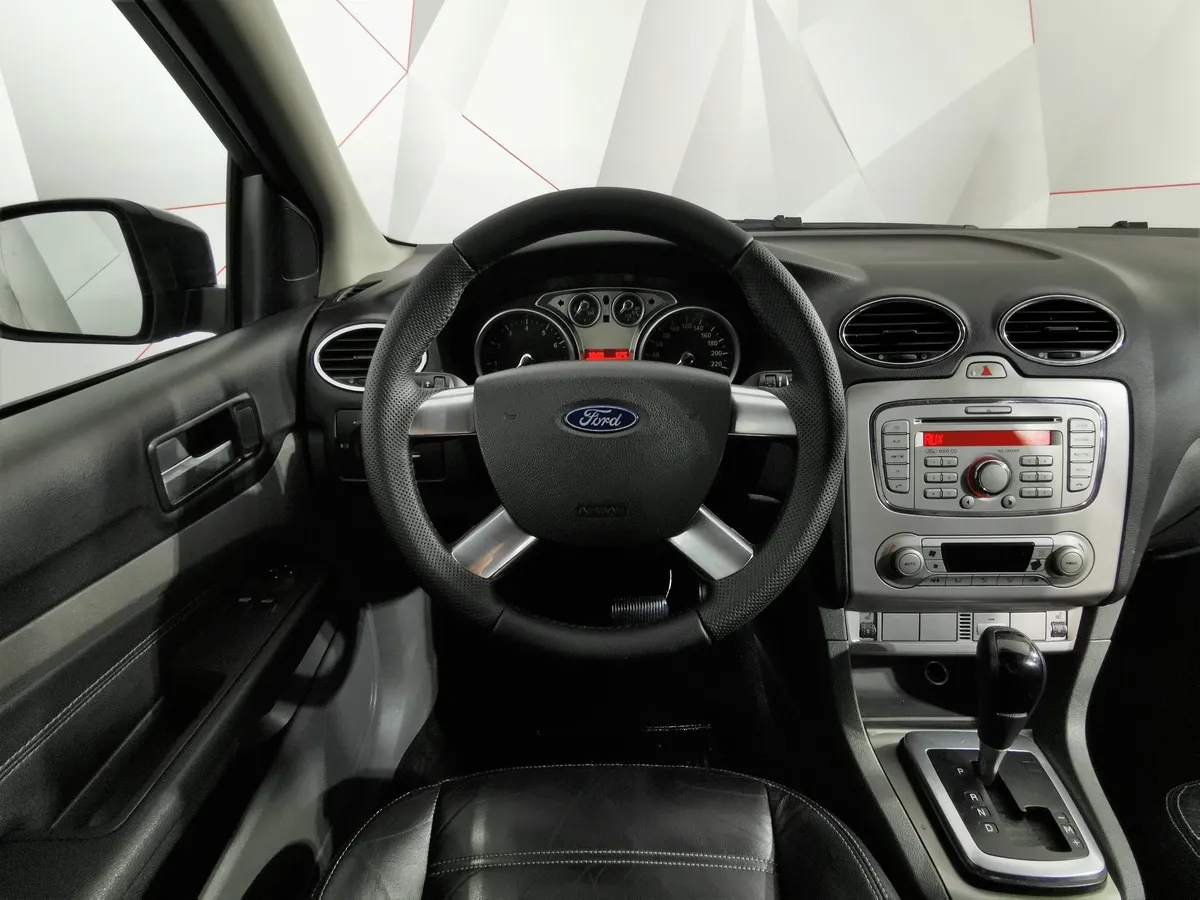 Ford Focus 2.0 AT (145 л.с.) Черный в АВИЛОН. Слайд №19