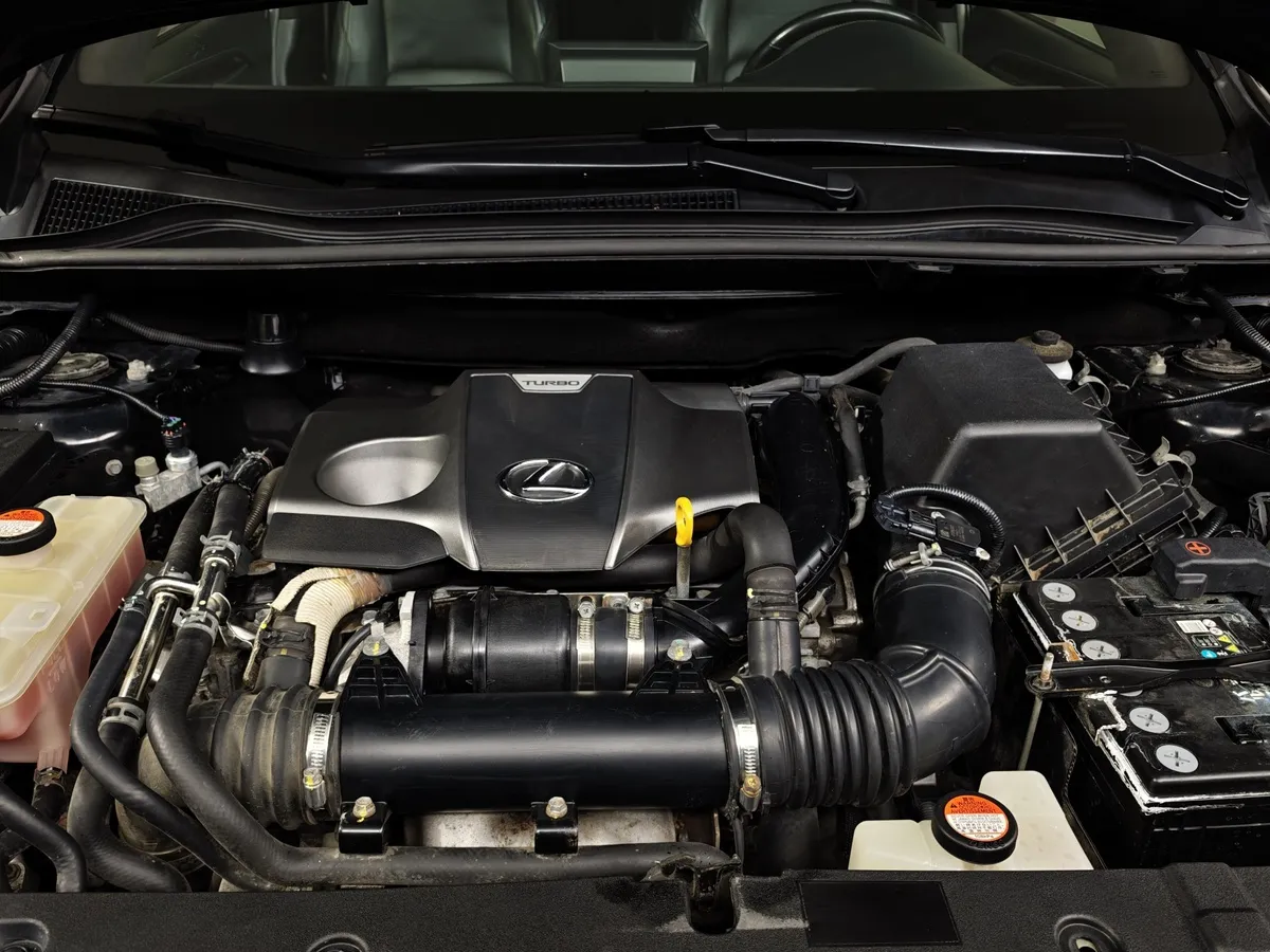 Lexus NX 200t АТ AWD (238 л.с.) Черный в АВИЛОН. Слайд №11