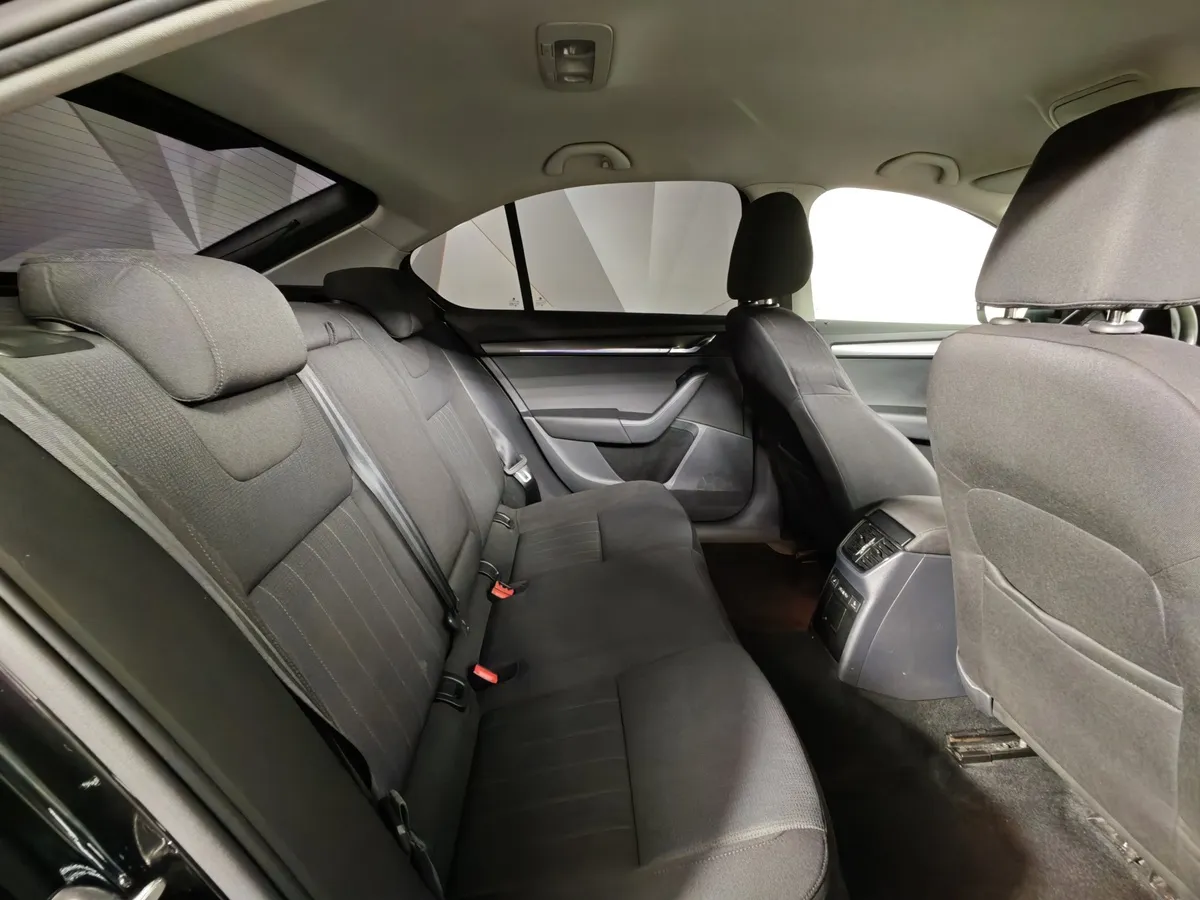 Skoda Octavia 1.6 AT (110 л.с.) Черный в АВИЛОН. Слайд №16