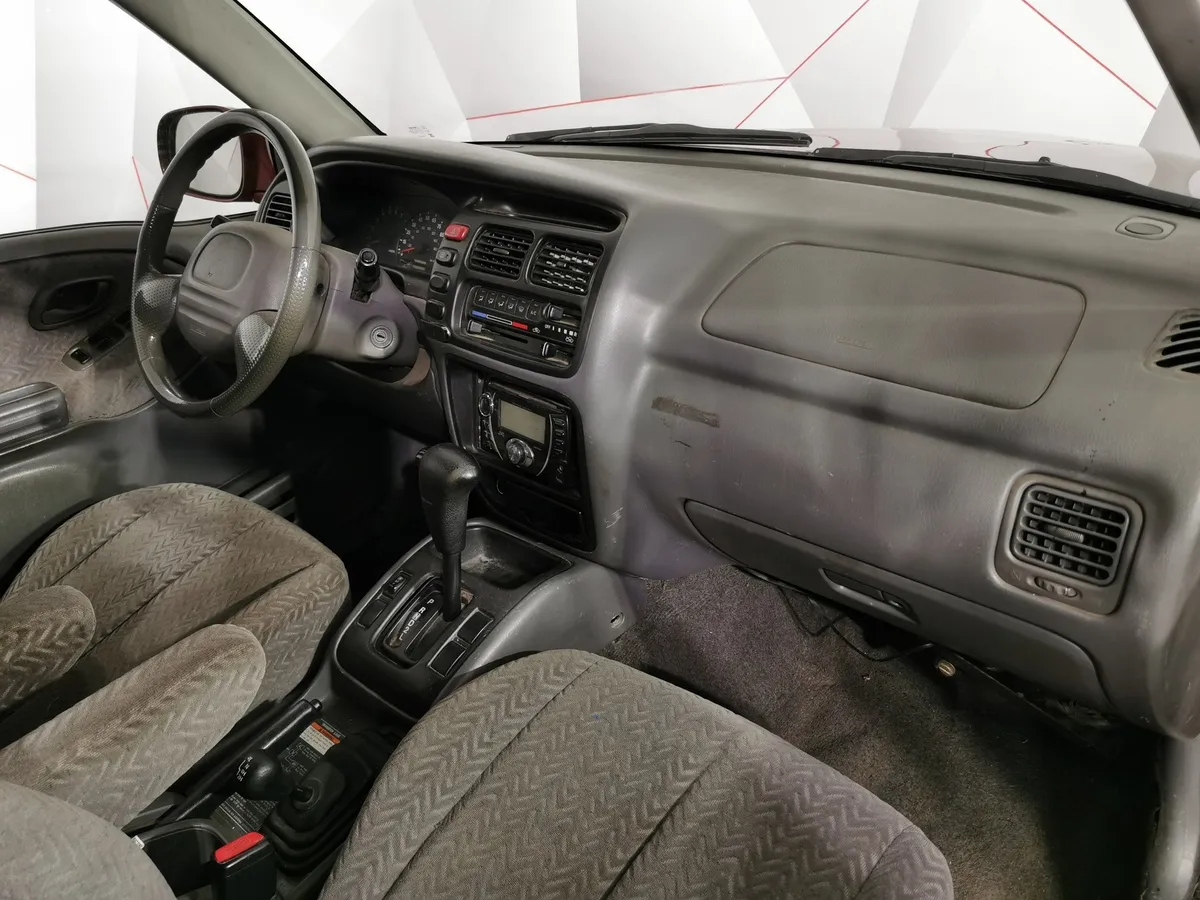 Suzuki Grand Vitara 2.5 AT 4WD (144 л.с.) Красный в АВИЛОН. Слайд №10
