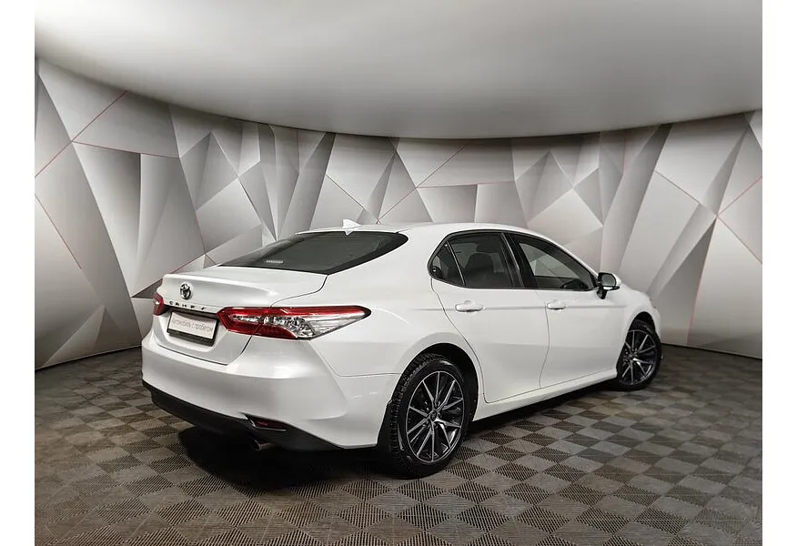 Toyota Camry 2.5 AT (200 л.с.) Белый в АВИЛОН. Слайд №2