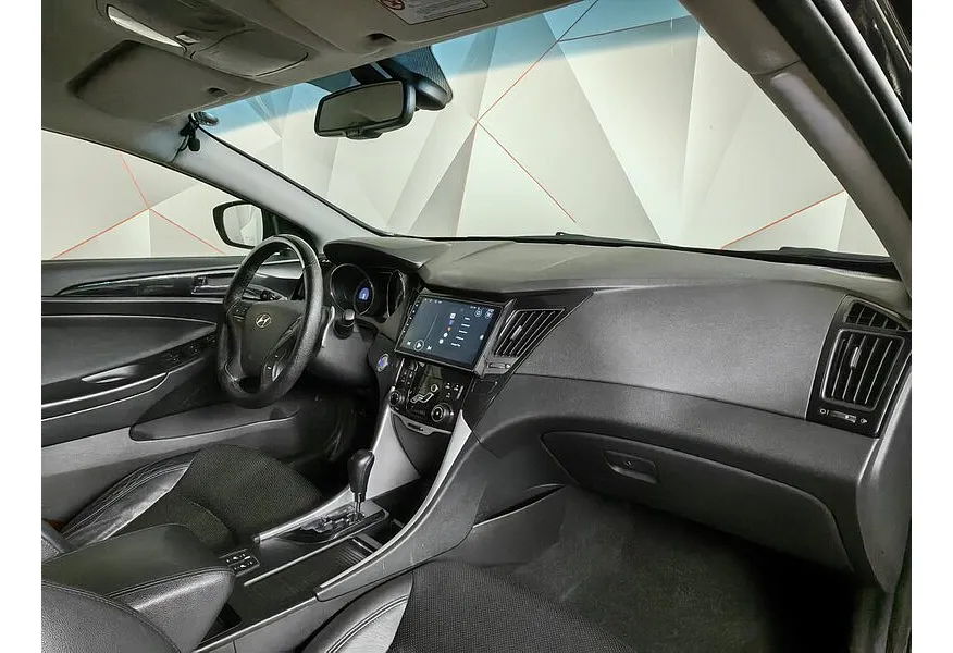 Hyundai Sonata 2.0 MPi AT (150 л.с.) Черный в АВИЛОН. Слайд №12