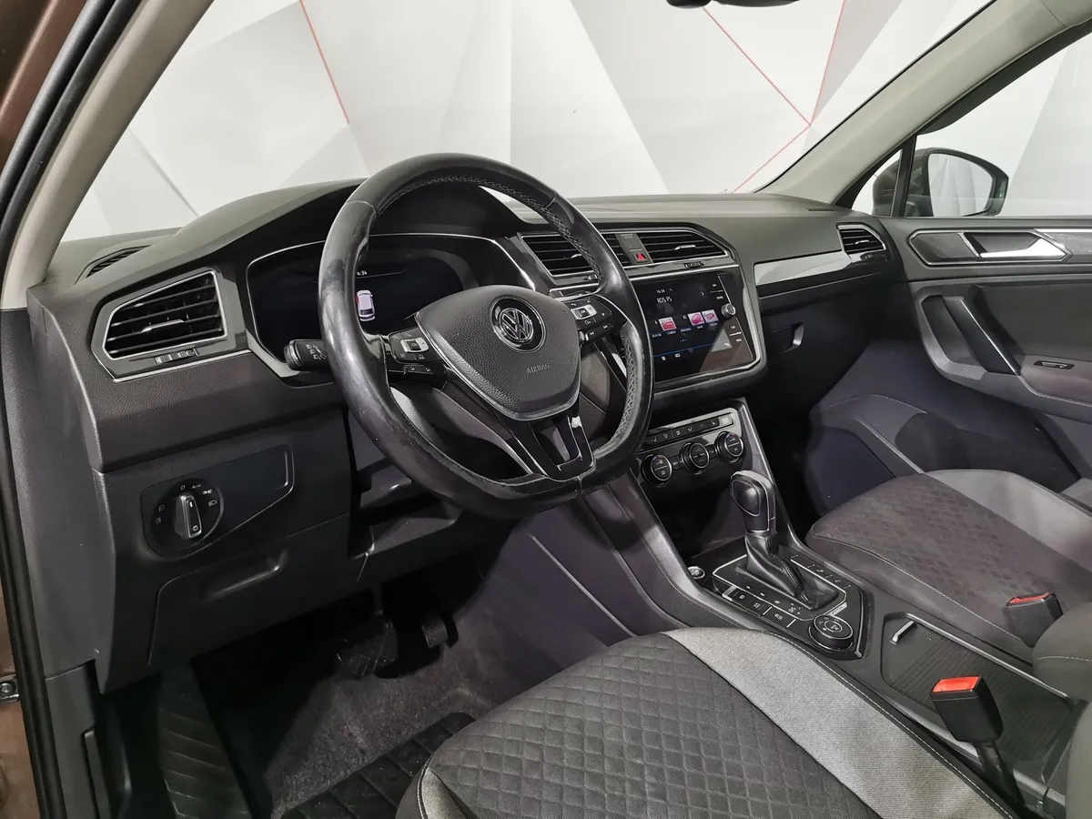 Volkswagen Tiguan 1.4 TSI 4Motion DSG (150 л.с.) Highline Коричневый в АВИЛОН. Слайд №18