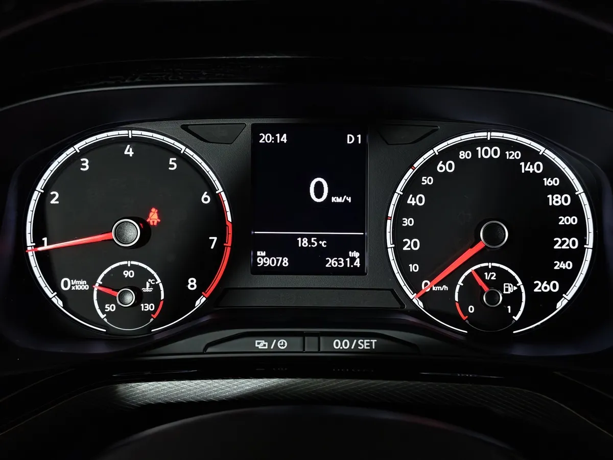Volkswagen Polo 1.6 MPI AT (110 л.с.) Status Серебристый в АВИЛОН. Слайд №17