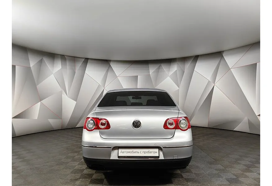 Volkswagen Passat 1.8 TSI AT (160 л.с.) Серебристый в АВИЛОН. Слайд №8