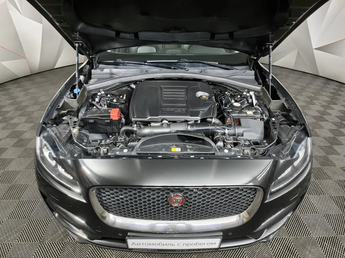 Jaguar F-Pace 2.0 AT AWD (249 л.с.) Prestige Черный в АВИЛОН. Слайд №10