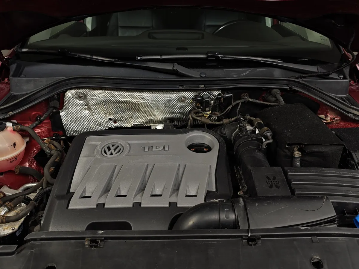 Volkswagen Tiguan 2.0 TDI 4Motion AT (140 л.с.) Sport&Style Красный в АВИЛОН. Слайд №11