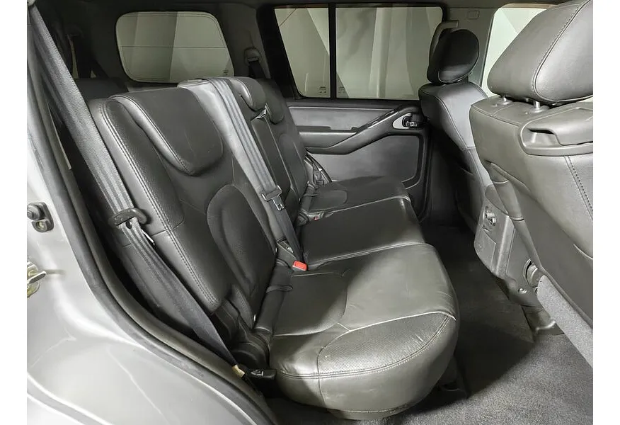 Nissan Pathfinder 4.0 AT (269 л.с.) Серебристый в АВИЛОН. Слайд №14