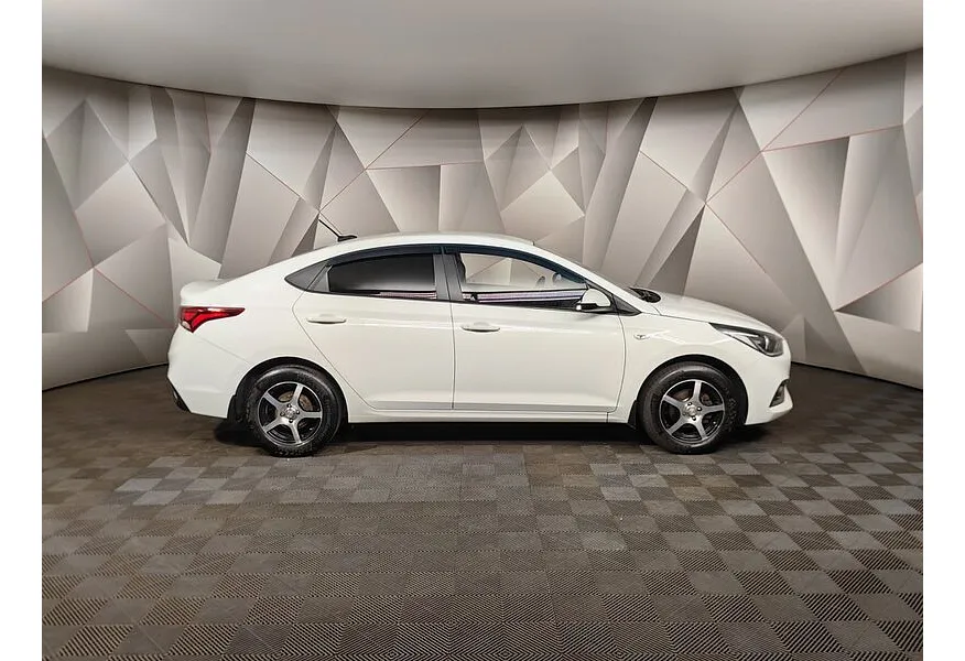 АВИЛОН - Hyundai Solaris 1.6 MT (123 л.с.) Comfort + Advanced + Winter Белый - slide 3