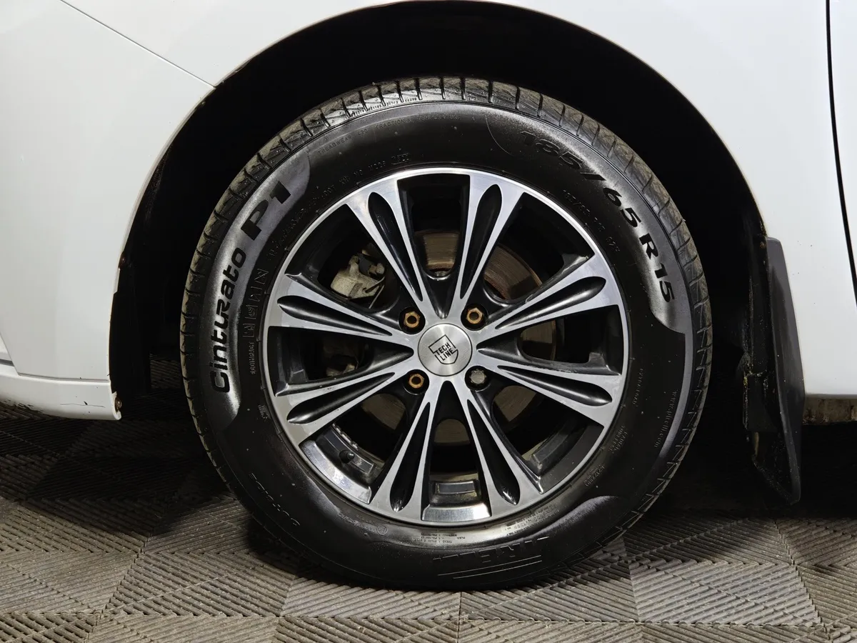 Renault Logan 1.6 MT (82 л.с.) Белый в АВИЛОН. Слайд №9