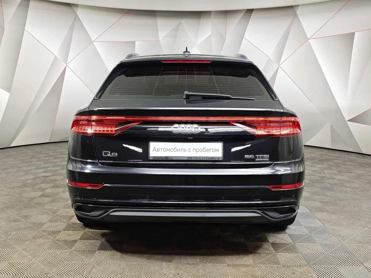 Audi Q8 55 TFSI Tiptronic quattro (340 л.с.) Черный в АВИЛОН. Слайд №8