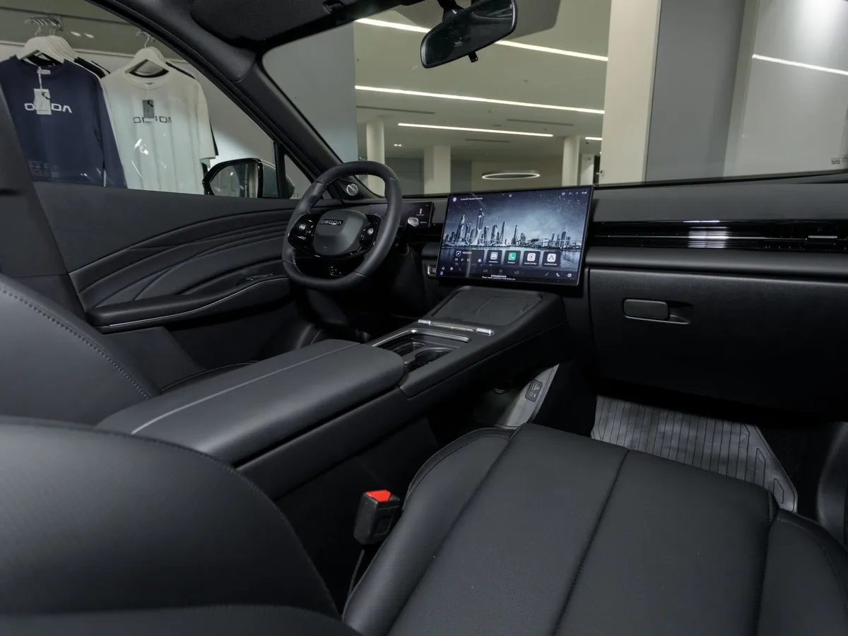OMODA C7 1.6 DCT 4WD (150 л.с.) Драйв Серебристый в АВИЛОН. Слайд №11