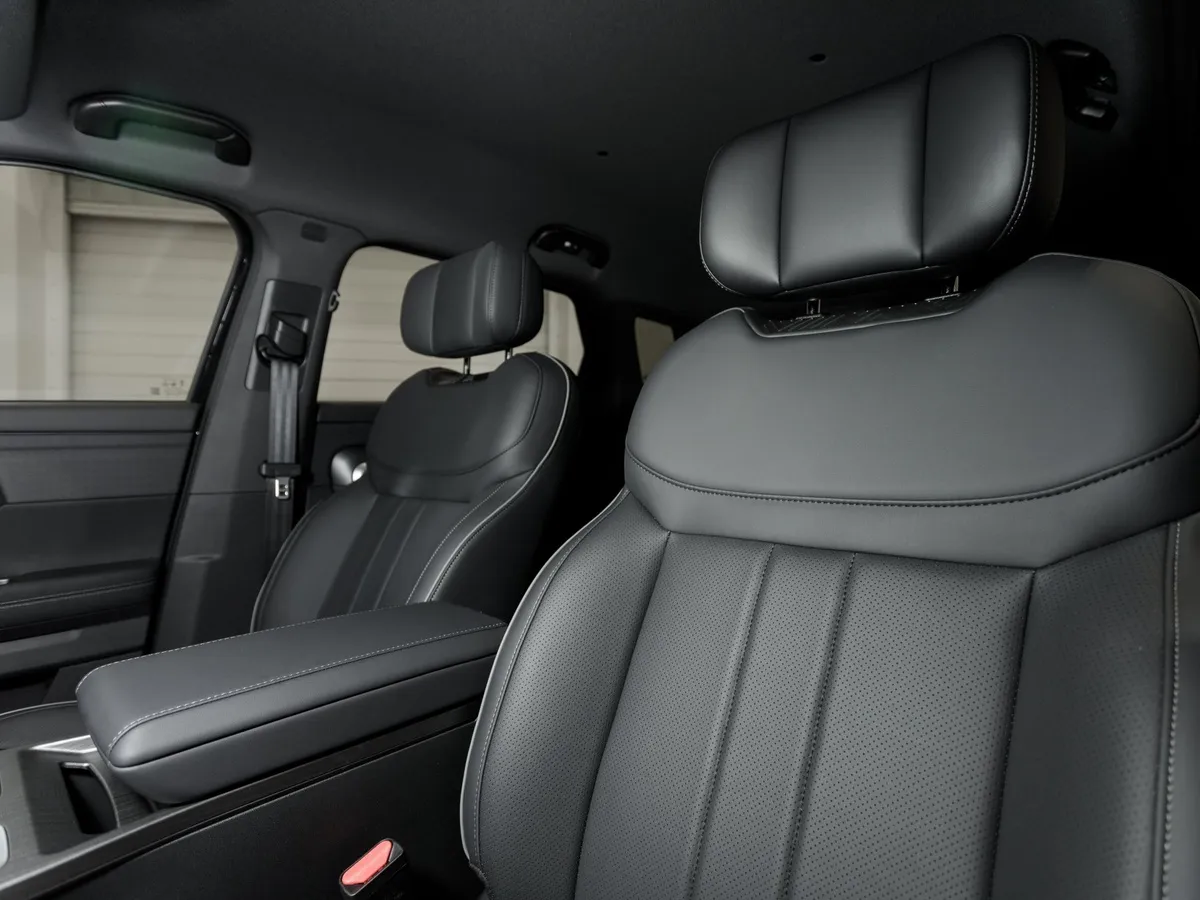 JAECOO J7 1.6T DCT FWD (150 л.с.) Престиж Черный в АВИЛОН. Слайд №8