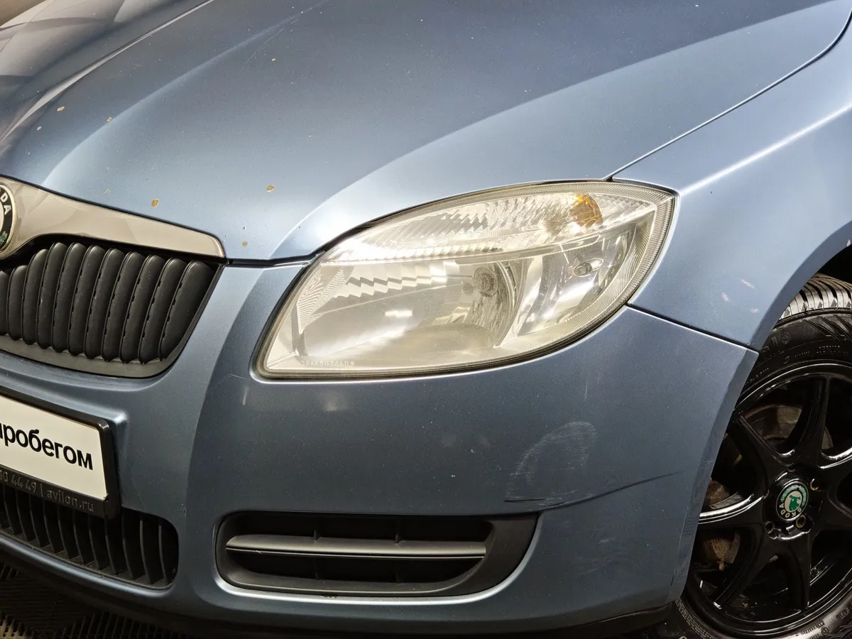 Skoda Fabia 1.2 MT (70 л.с.) Голубой в АВИЛОН. Слайд №10