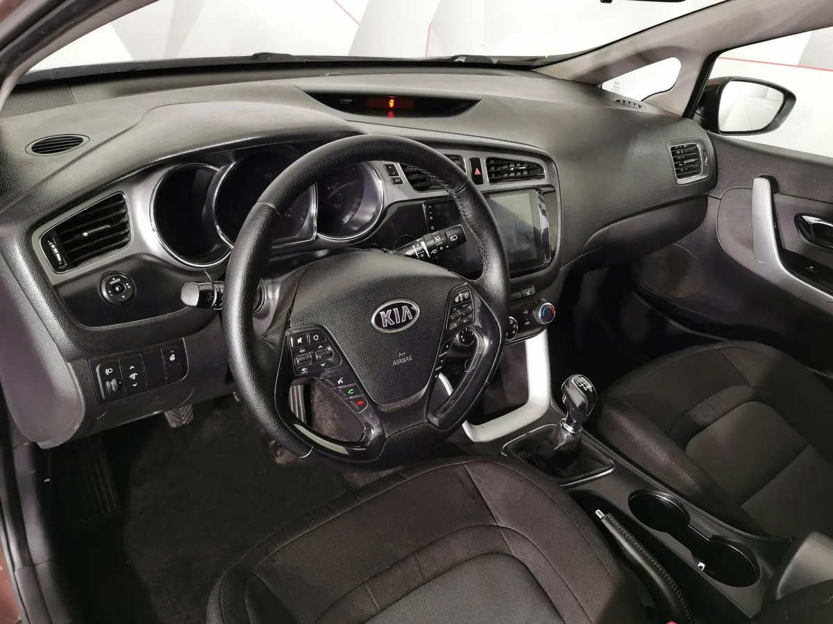 Kia Ceed 1.6 MT (130 л.с.) Classic Коричневый в АВИЛОН. Слайд №18