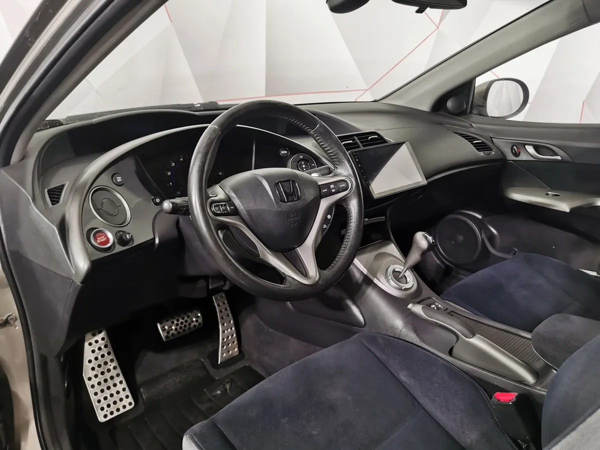 Honda Civic 1.8 I-SHIFT (140 л.с.) Серый в АВИЛОН. Слайд №16