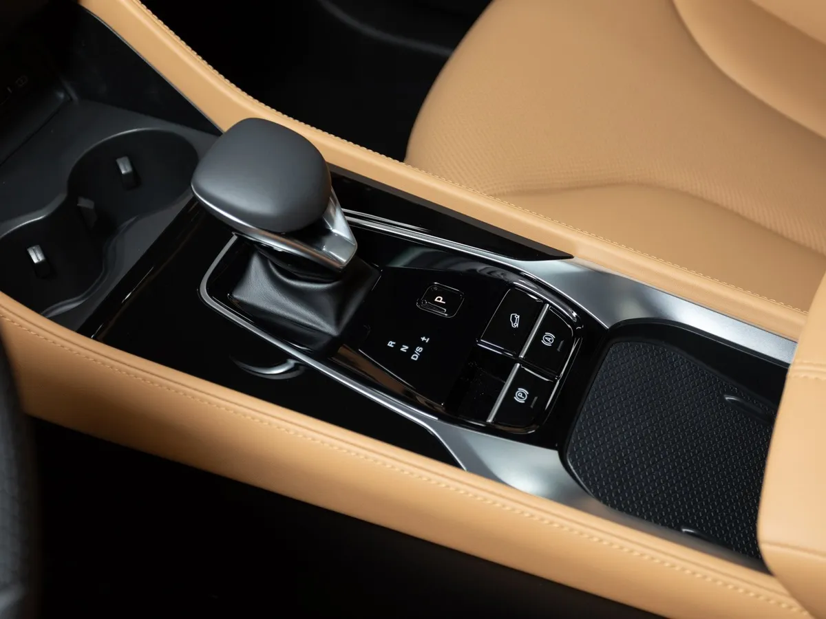 Москвич М70 1.5 DCT FWD (150 л.с.) Драйв Серый в АВИЛОН. Слайд №15