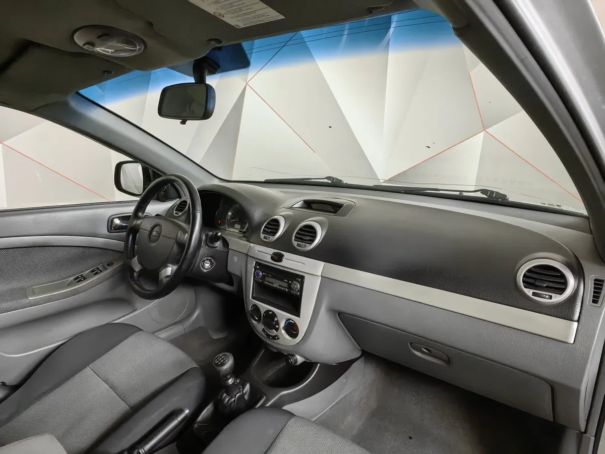 Chevrolet Lacetti 1.4 MT (95 л.с.) Серебристый в АВИЛОН. Слайд №10