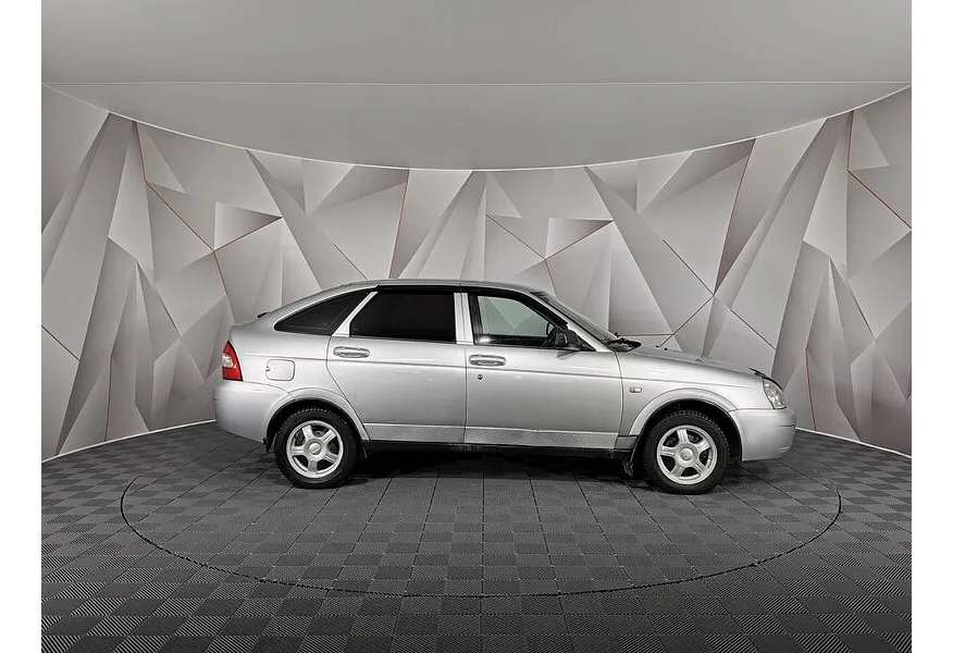 ВАЗ (Lada) Priora 1.6 MT 16 кл (Евро-4) (98 л.с.) Серебристый в АВИЛОН. Слайд №6