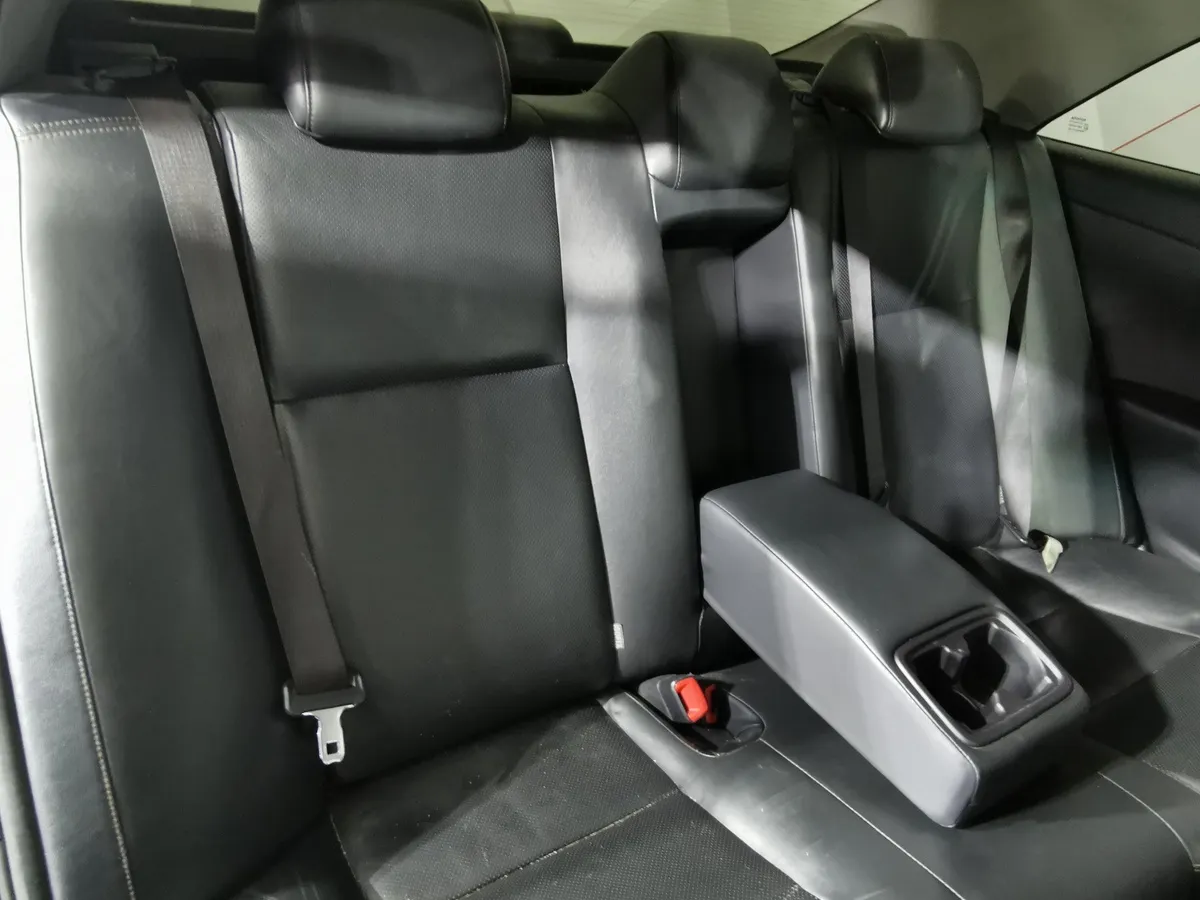 Toyota Camry 2.5 AT (181 л.с.) Черный в АВИЛОН. Слайд №16