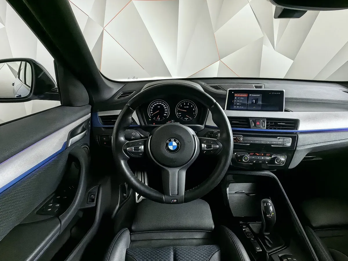 BMW X1 20i xDrive (192 л.с.) M Sport Синий в АВИЛОН. Слайд №15