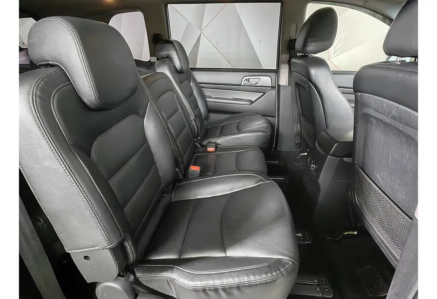 SsangYong Korando Turismo 2.2d AT 4WD (178 л.с.) Белый в АВИЛОН. Слайд №15