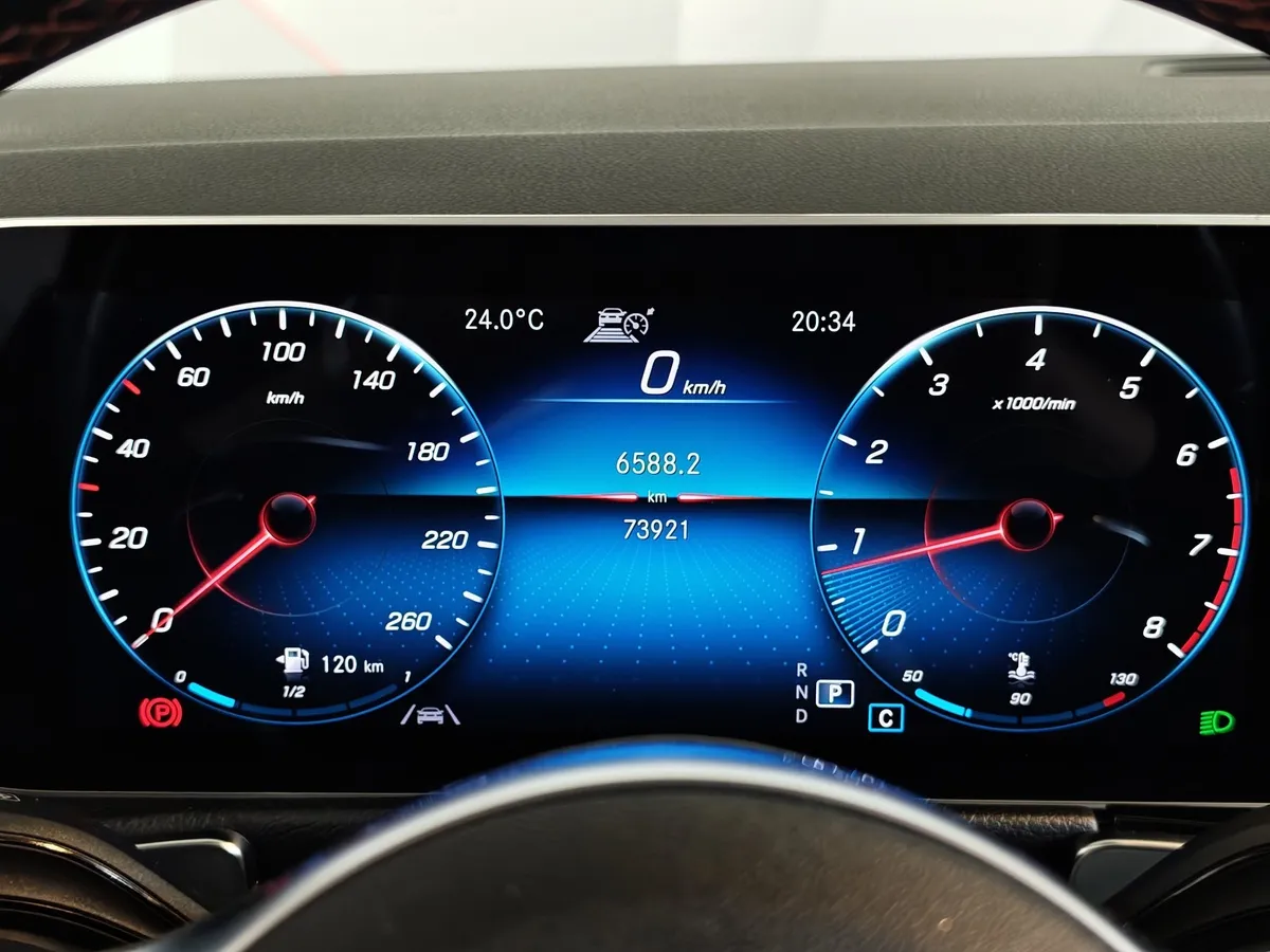 Mercedes-Benz GLB 250 8G-DCT 4MATIC (224 л.с.) Sport Limited Черный в АВИЛОН. Слайд №18