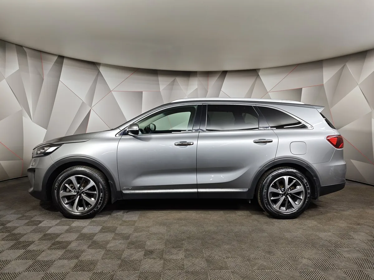 Kia Sorento 2.4 GDI AT AWD (188 л.с.) Prestige Серый в АВИЛОН. Слайд №5