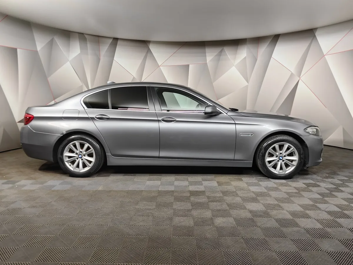 BMW 5 серия 528i xDrive Steptronic (245 л.с.) Серый в АВИЛОН. Слайд №6