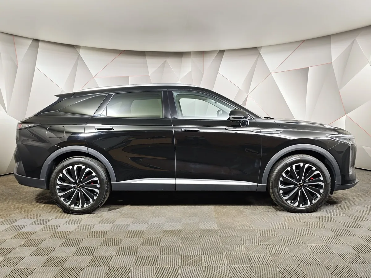 EXEED RX 2.0T DCT 4WD (249 л.с.) Platinum Черный в АВИЛОН. Слайд №6