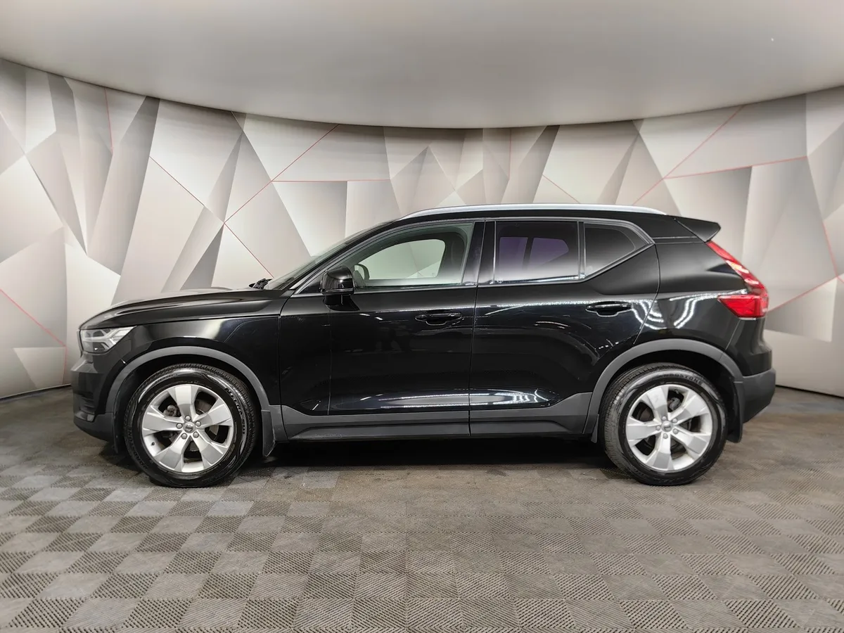 Volvo XC40 1.5 T3 Drive-E AT (150 л.с.) Momentum Черный в АВИЛОН. Слайд №5