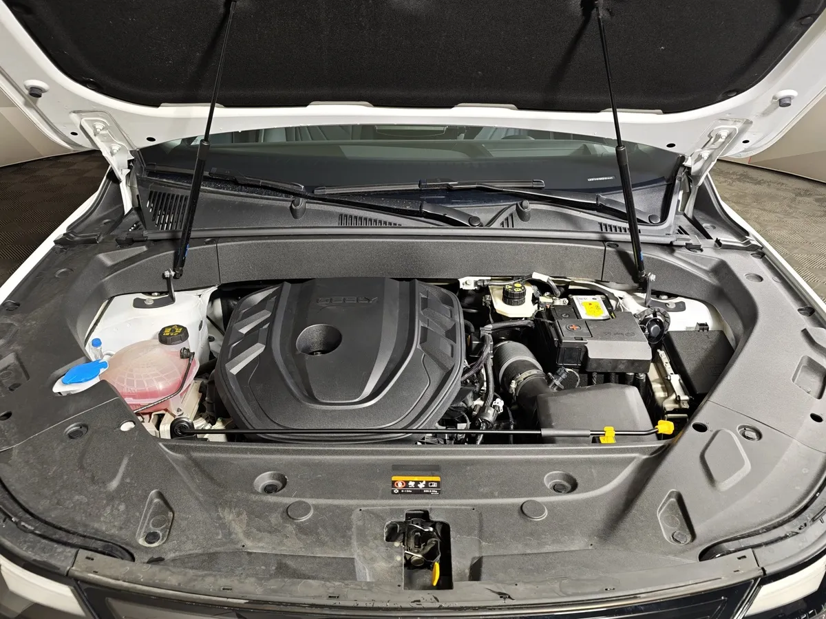 Geely Atlas 2.0T AT 4WD (200 л.с.) Флагман Белый в АВИЛОН. Слайд №11