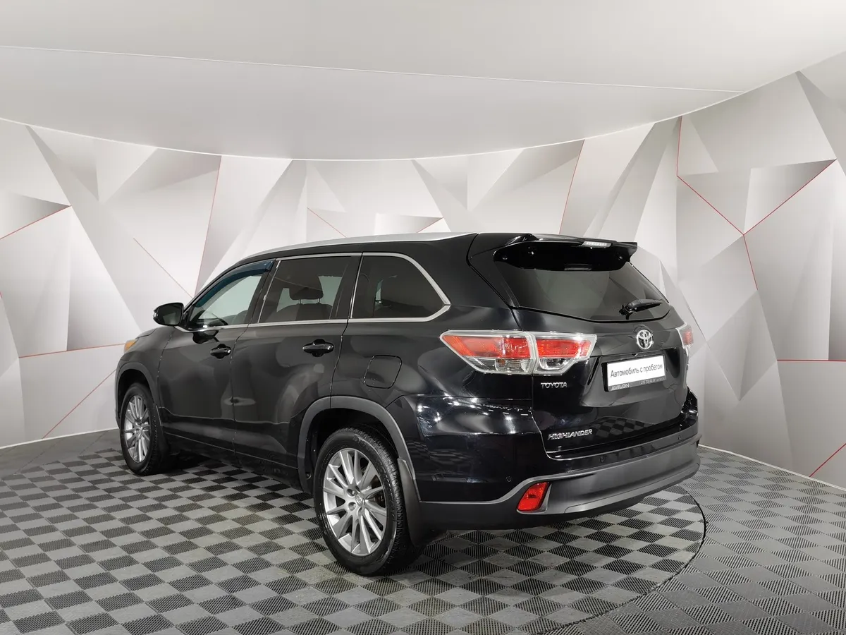 Toyota Highlander 3.5T AT 4WD (249 л.с.) Luxe Safety Черный в АВИЛОН. Слайд №4