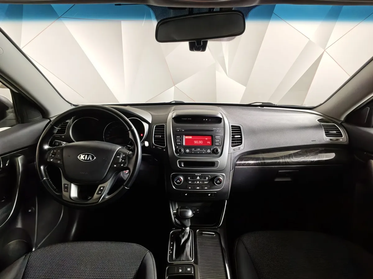 Kia Sorento 2.4 AT (175 л.с.) Classic Белый в АВИЛОН. Слайд №13