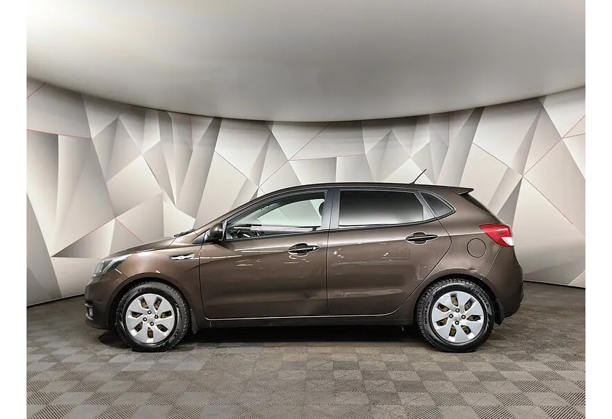 Kia Rio 1.4 AT (107 л.с.) Коричневый в АВИЛОН. Слайд №5