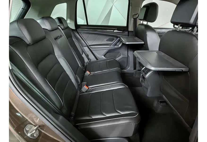 Volkswagen Tiguan 2.0 TSI 4Motion DSG (180 л.с.) Highline Коричневый в АВИЛОН. Слайд №9