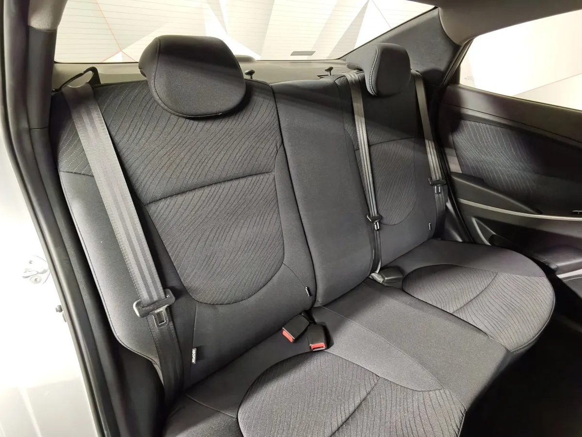 Hyundai Solaris 1.6 AT (123 л.с.) Elegance Серебристый в АВИЛОН. Слайд №17