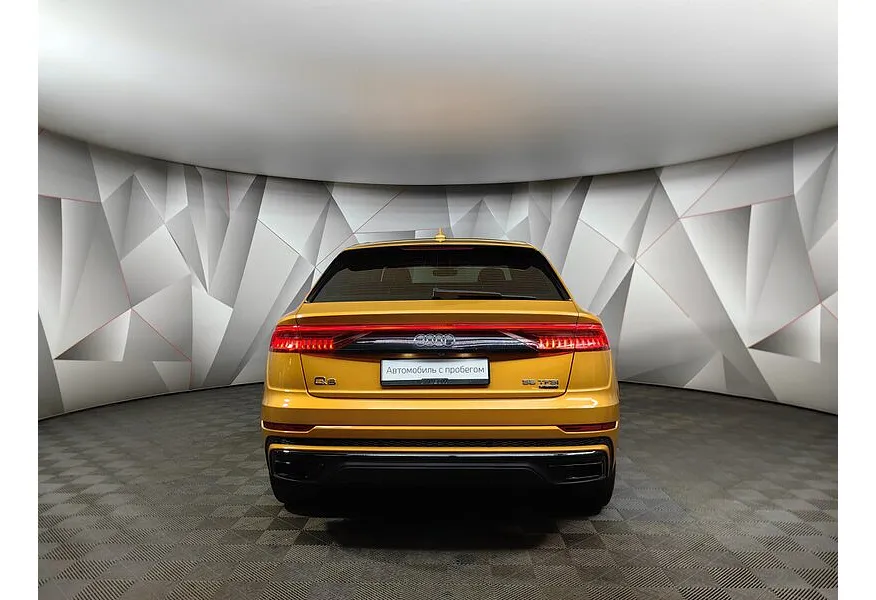 Audi Q8 55 TFSI Tiptronic quattro (340 л.с.) Оранжевый в АВИЛОН. Слайд №8