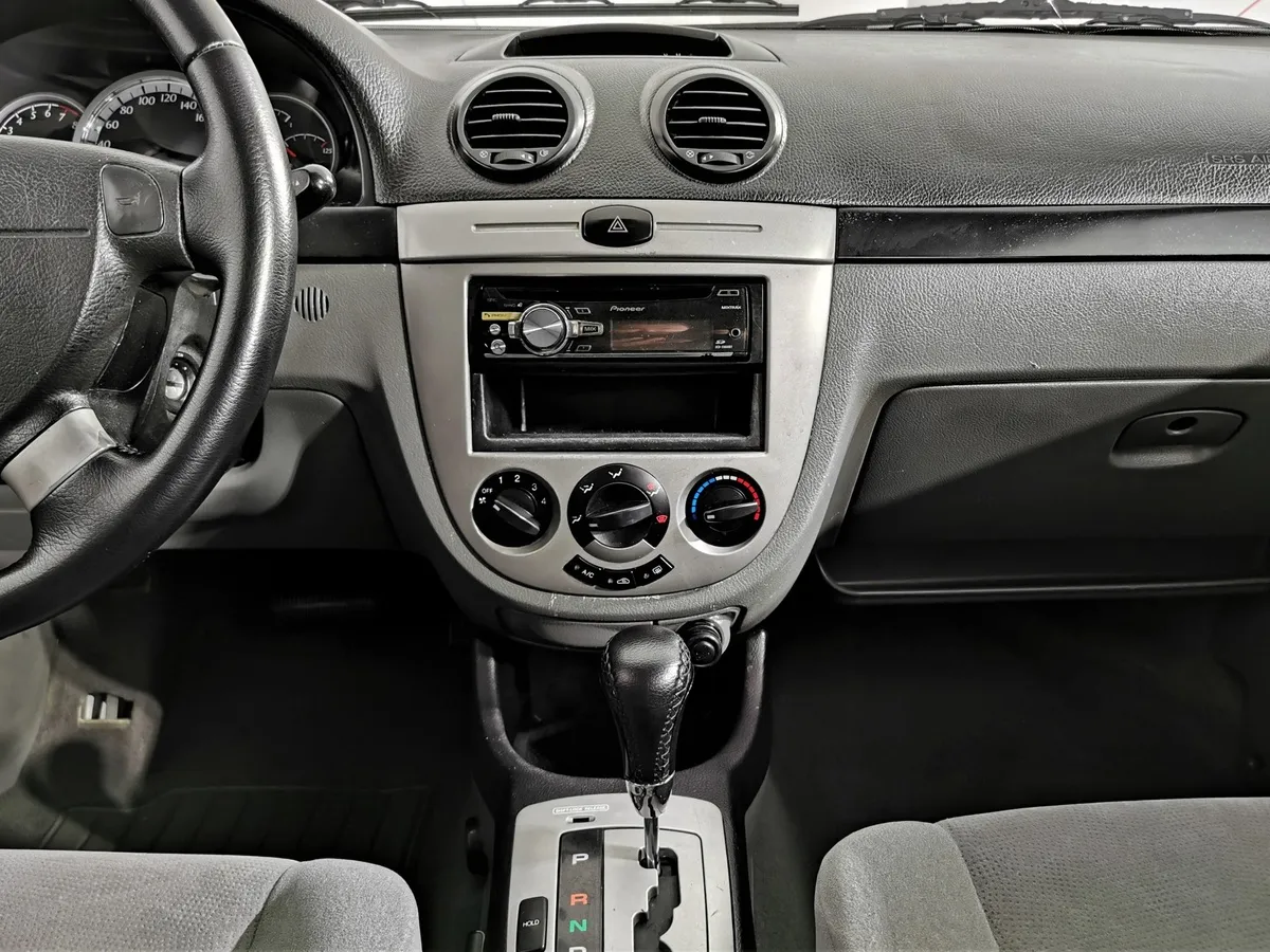 Chevrolet Lacetti 1.6 MT (109 л.с.) Platinum Серебристый в АВИЛОН. Слайд №14