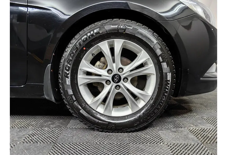 Hyundai Sonata 2.0 MPi AT (150 л.с.) Черный в АВИЛОН. Слайд №9