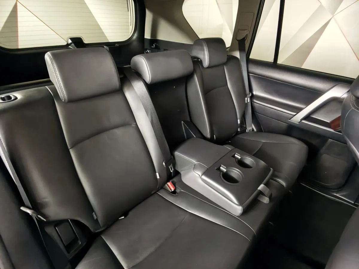 Toyota Land Cruiser Prado 4.0 AT 4WD (282 л.с.) Белый в АВИЛОН. Слайд №15