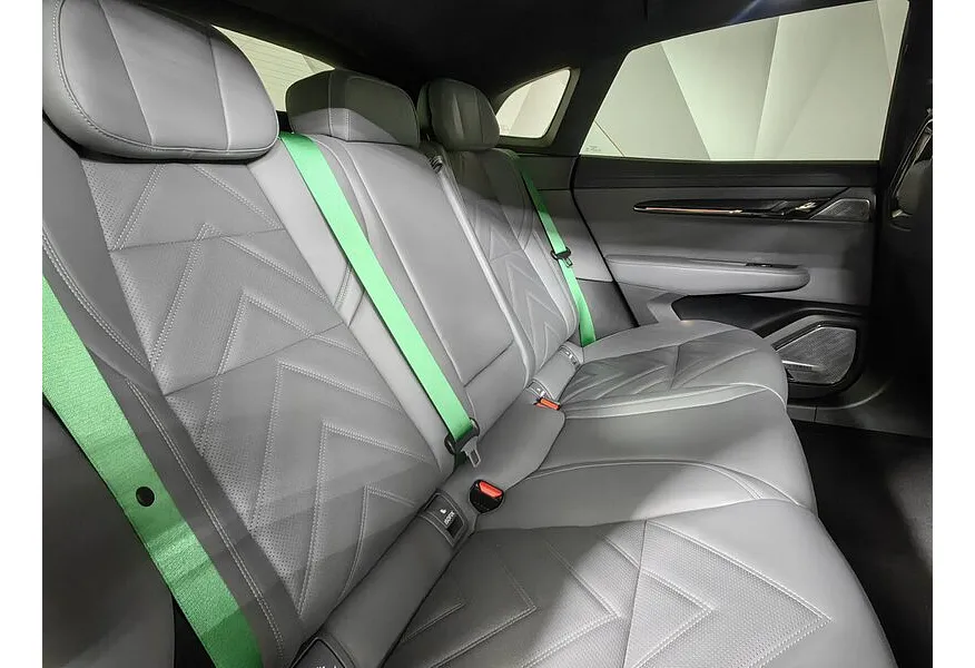 Zeekr 001 AT 4WD (544 л.с.) YOU Edition Фиолетовый в АВИЛОН. Слайд №14