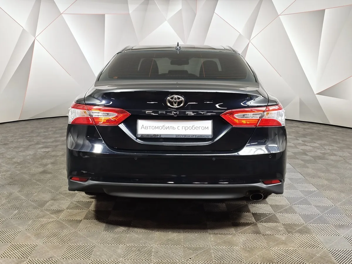 Toyota Camry 2.5 AT (200 л.с.) Черный в АВИЛОН. Слайд №8
