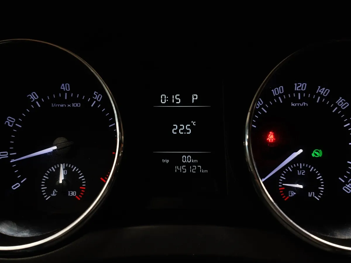 Skoda Yeti 1.2 TSI DSG (105 л.с.) Active Белый в АВИЛОН. Слайд №16