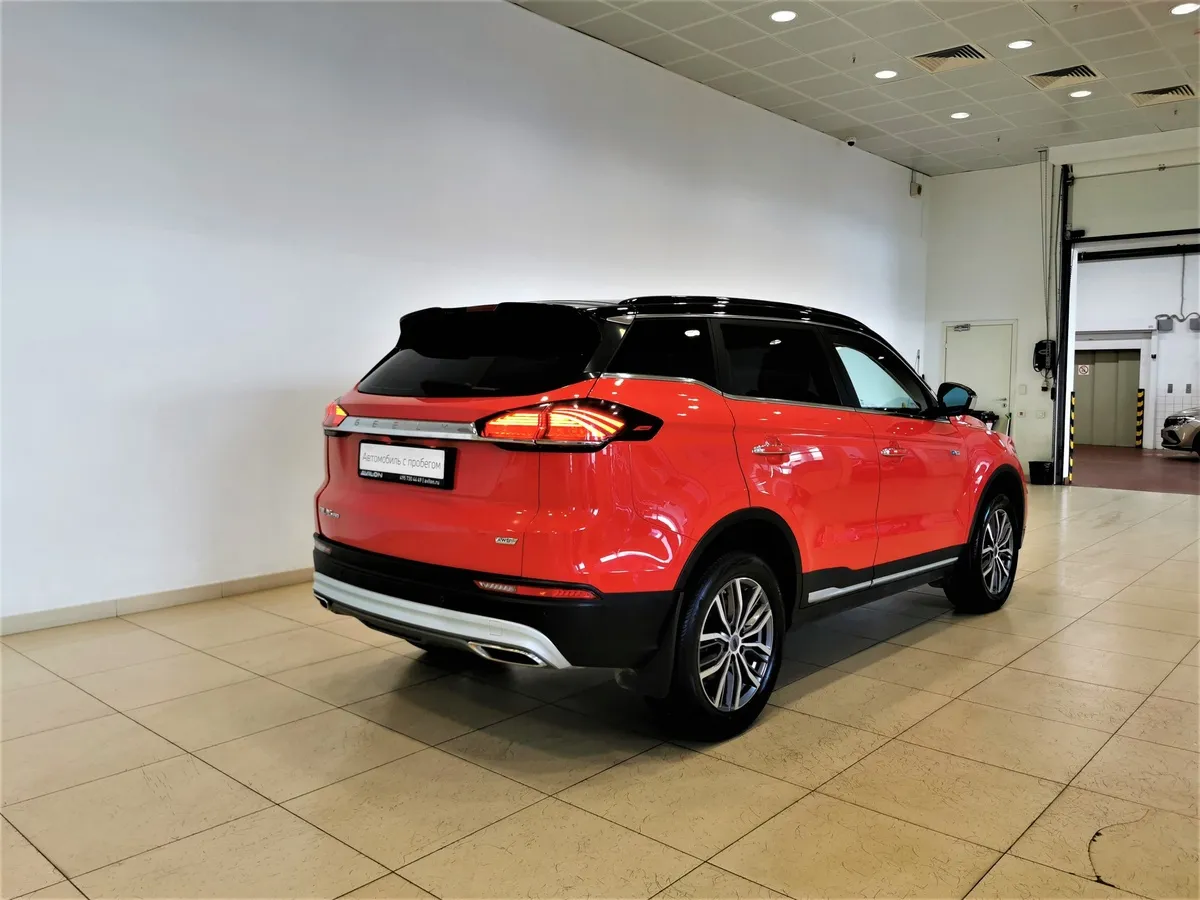 Geely Atlas Pro 1.5T 7DCT AWD (177 л.с.) Flagship Красный в АВИЛОН. Слайд №2