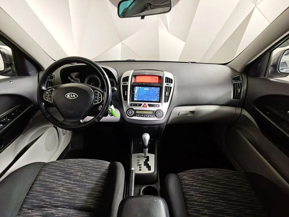 Kia Ceed 1.6 CRDi AT (115 л.с.) Бежевый в АВИЛОН. Слайд №14