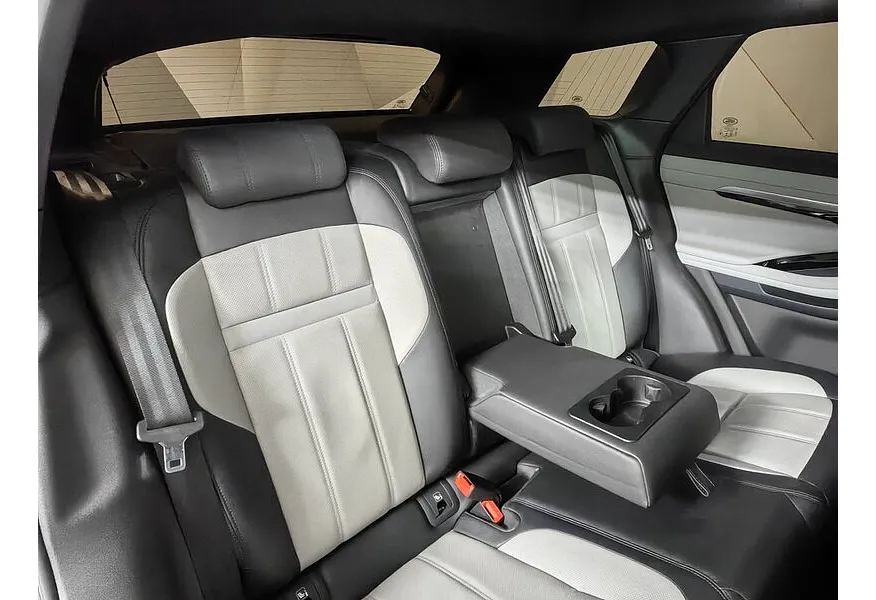 Land Rover Range Rover Evoque D150 AT AWD (150 л.с.) R-DYNAMIC SE Серый в АВИЛОН. Слайд №17